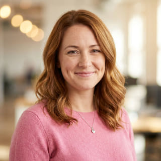 Emily Watson, listed as Head of Customer Support at Vantage Capitmere, in a profile image